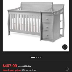 Baby crib And Changer 