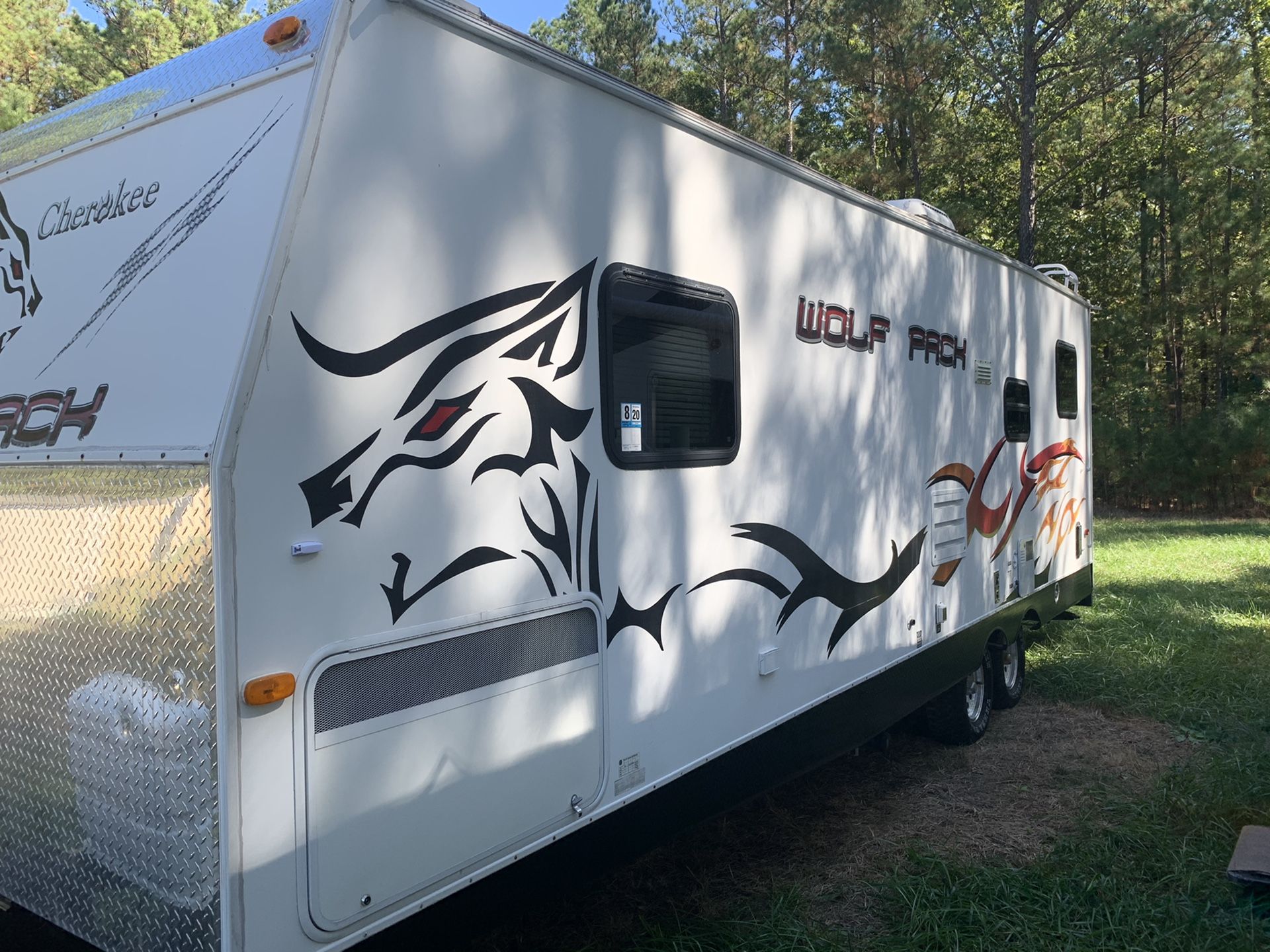 2009 Cherokee Wolfpack toy hauler