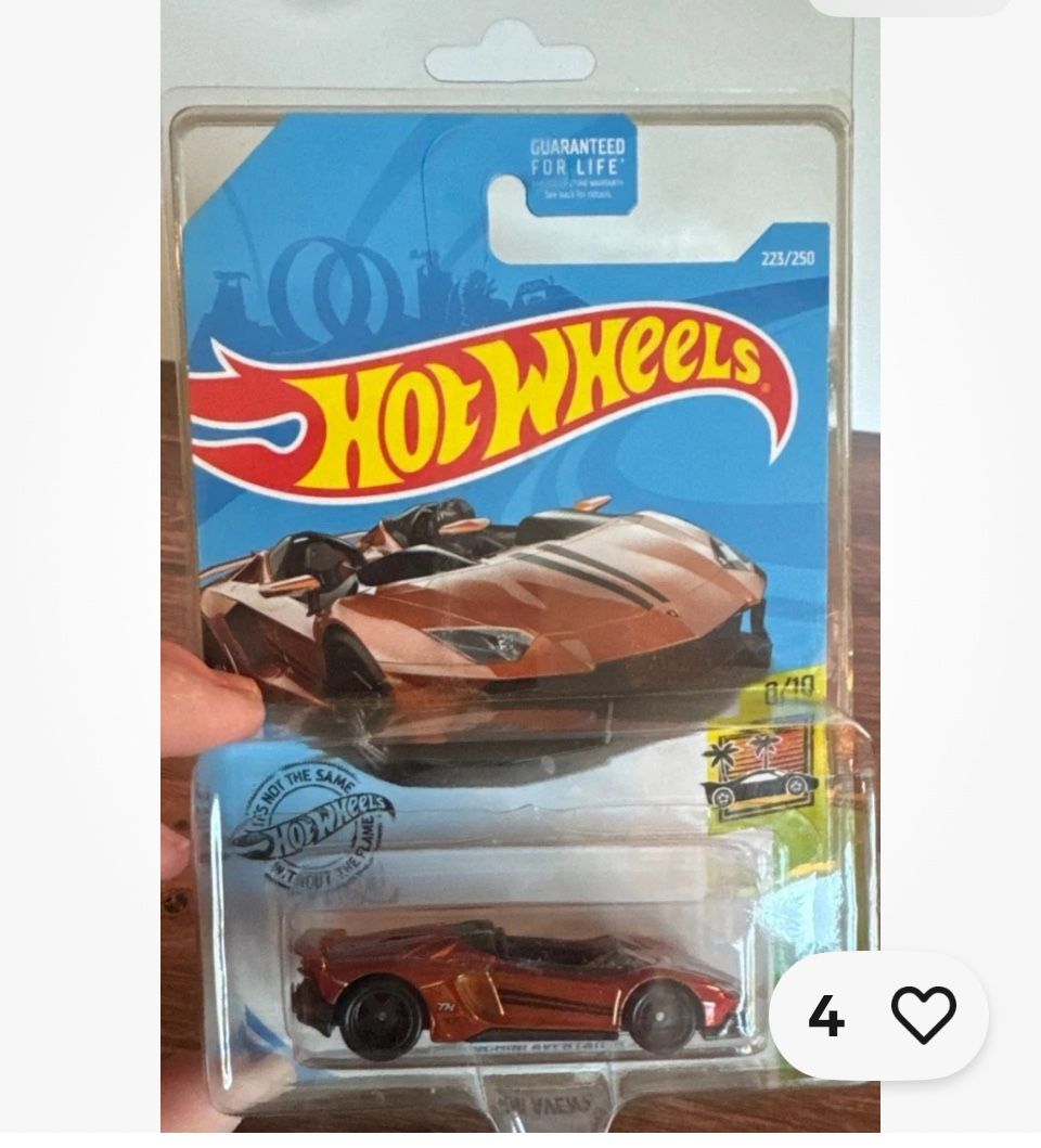 Super Treasure Hunt Hot Wheels – Lamborghini Aventador J (223/250) – Mint on Car