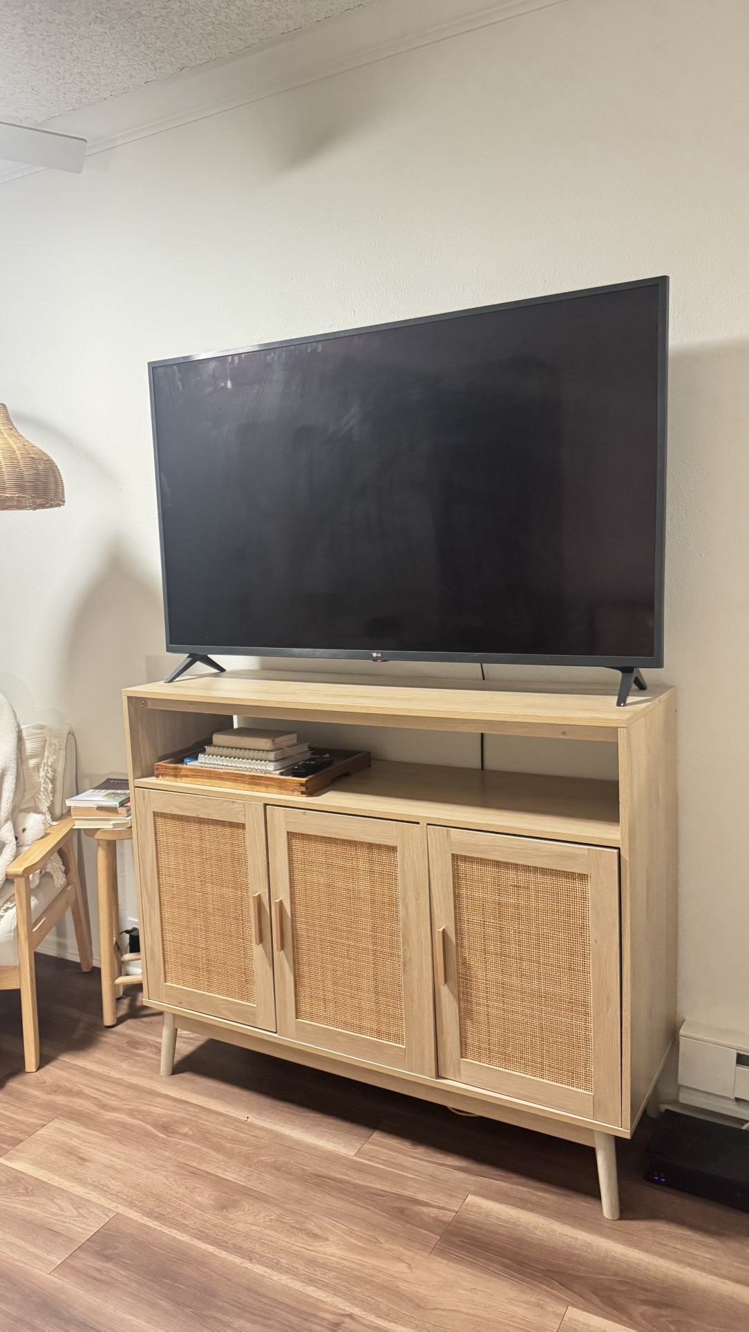 Rattan tv Stand 
