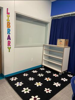 Schoolgirl Style 5'x7'6" Daisies Classroom Seating Rug (Flagship Carpets)