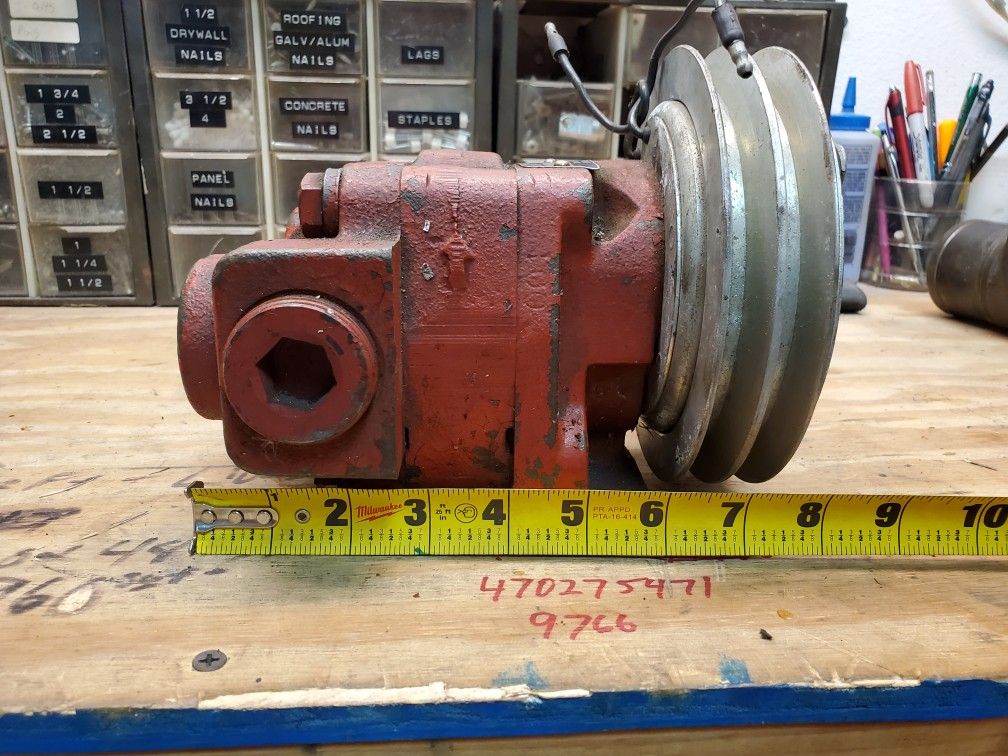 Muncie belt drive PTO hydraulic pump**PRICE DROP** for Sale in Sarasota