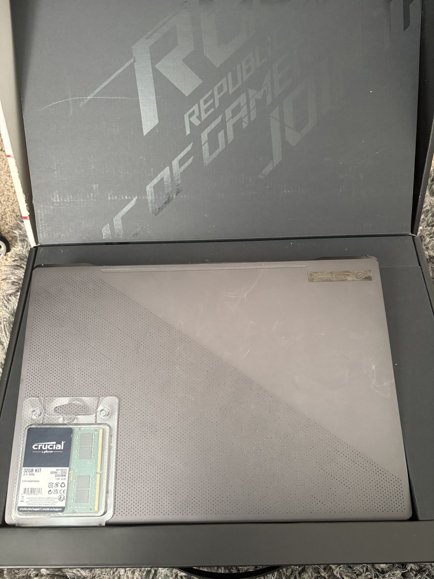 2021 ASUS ROG Zephyrus G15 Gaming Laptop - Bonus items included!