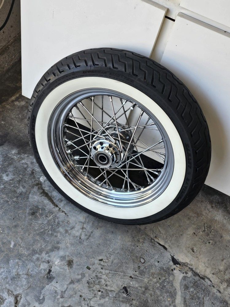 2008 HARLEY DAVIDSON SOFTAIL DELUXE FRONT WHEEL AND TIRE