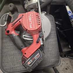 M18 FUEL™ 7-1/4" Rear Handle Circular Saw