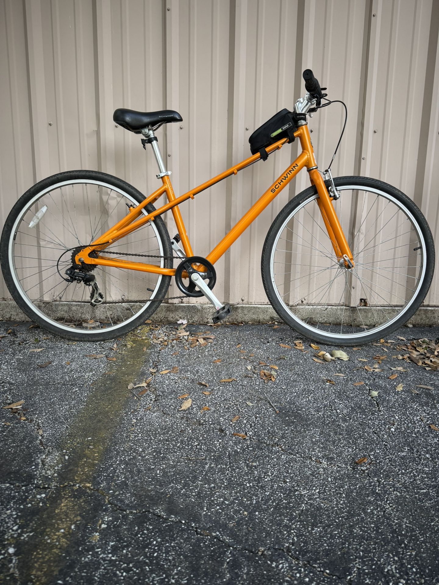 🔥 Schwinn 7-Speed Hybrid Bike – 700C Tires – Today’s Special! 🔥