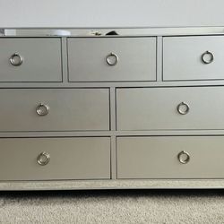 King Bedroom Set (Pick Up Only)