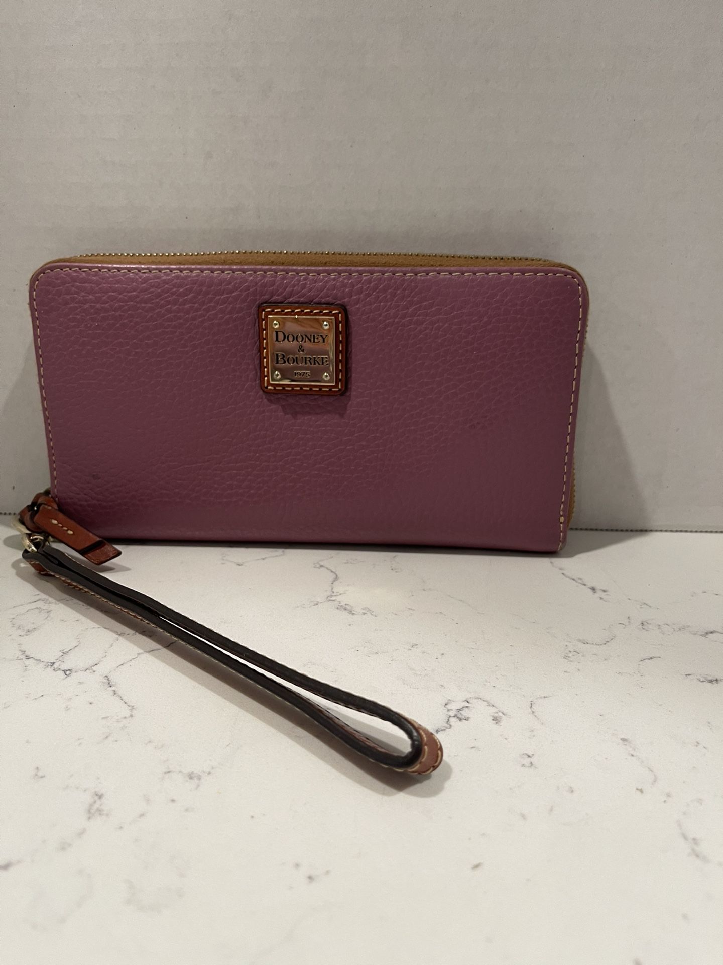 Dooney & Bourke wallet