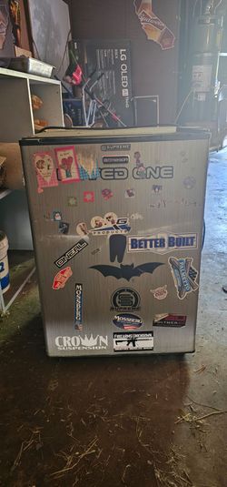 MINI FRIDGE.