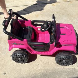 Brand new 12V Kids Electric Ride on Truck Car Remote Control, Twin 35W Motors 3.5MPH Max Speed, Bluetooth Music Player, 4 Wheels Suspension LED Lights