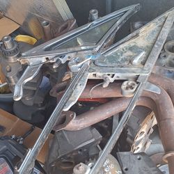1968 Ford Mustang Vent Window Assembly  Right And Left .pair. See Pics. 35th Ave And McDowell Phx Or Meet In Mesa 