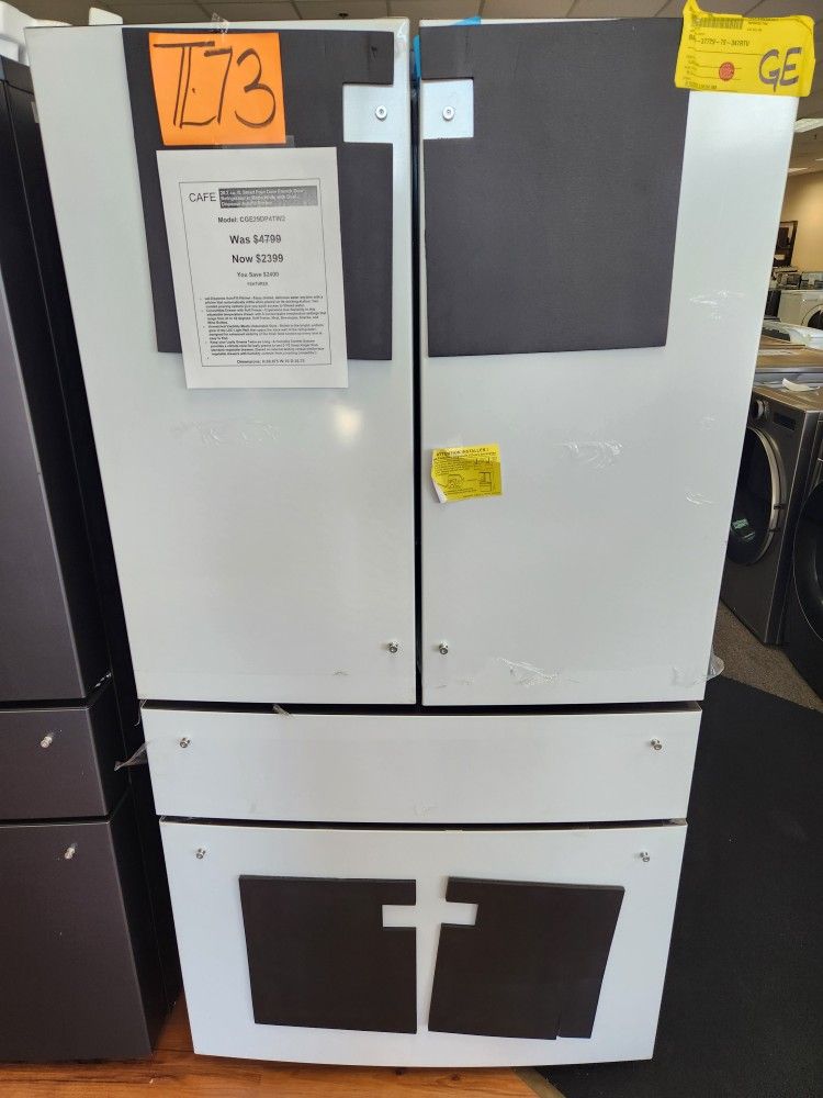 28.7 cu. ft. Smart Four Door French Door
Refrigerator in Matte White with Dual-
Dispense Autofill Pitcher
