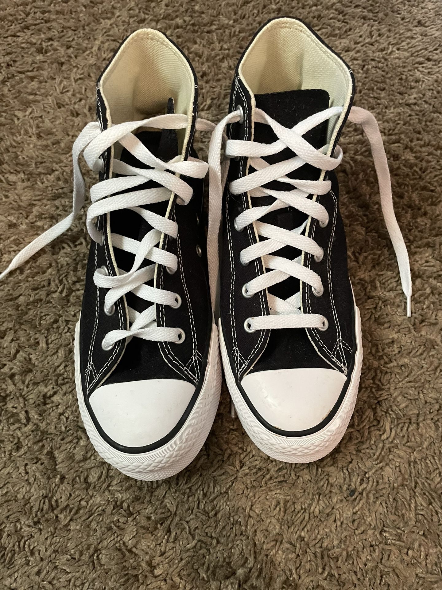 Converse Sneakers Excellent Condition