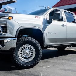 King 2.5s W/ Adj For GM 2500 In Stock