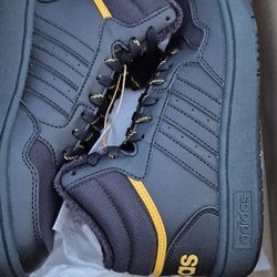 New Big Boys Adidas  Shoes Size 3.5