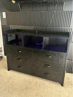 6 draw Led Dresser