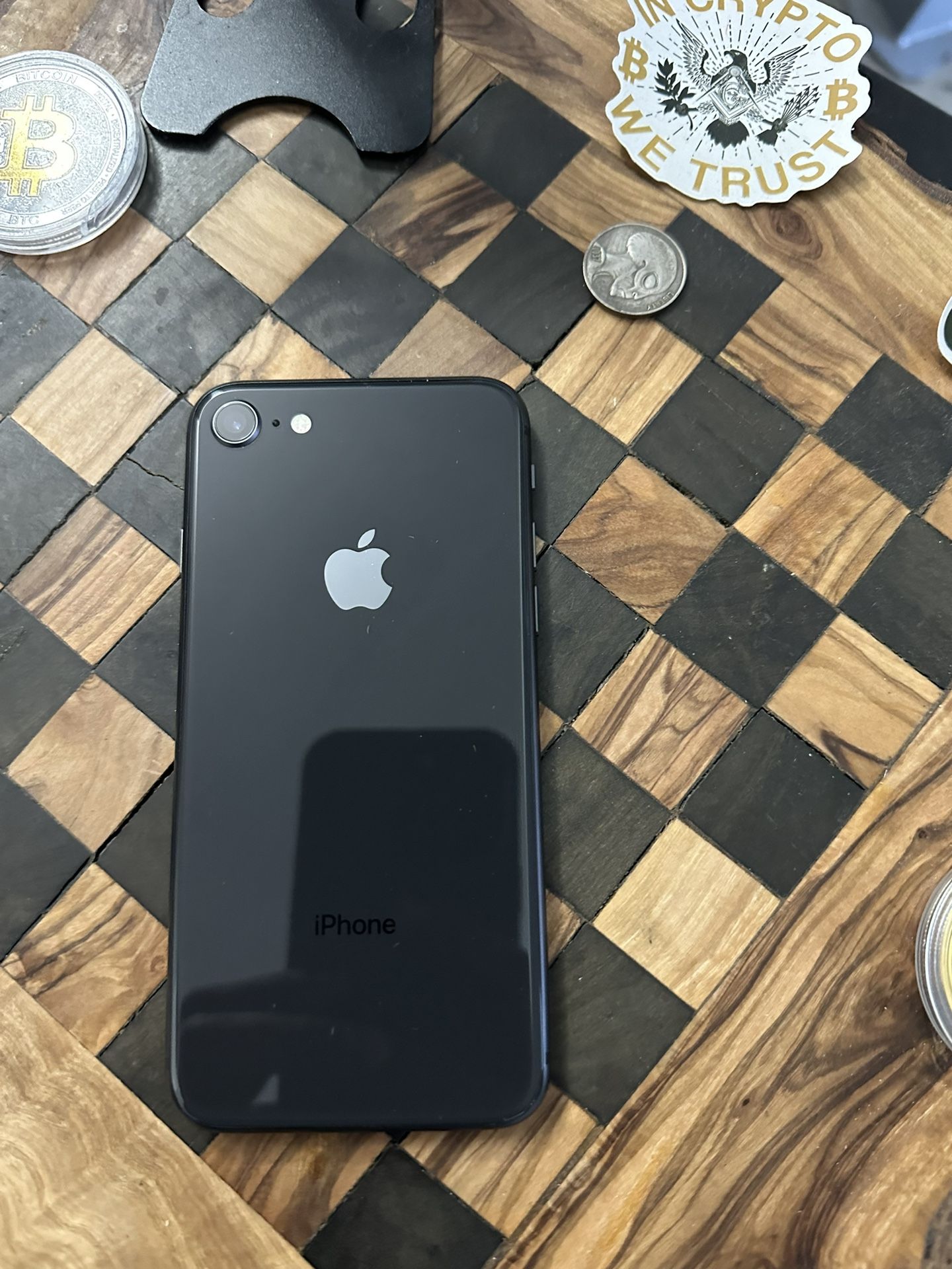 I P H O N E 8 64GB Space Gray Any Sim for Sale in Chula Vista, CA