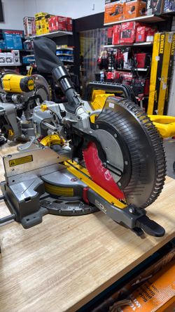 Dewalt 60v sliding miter saw