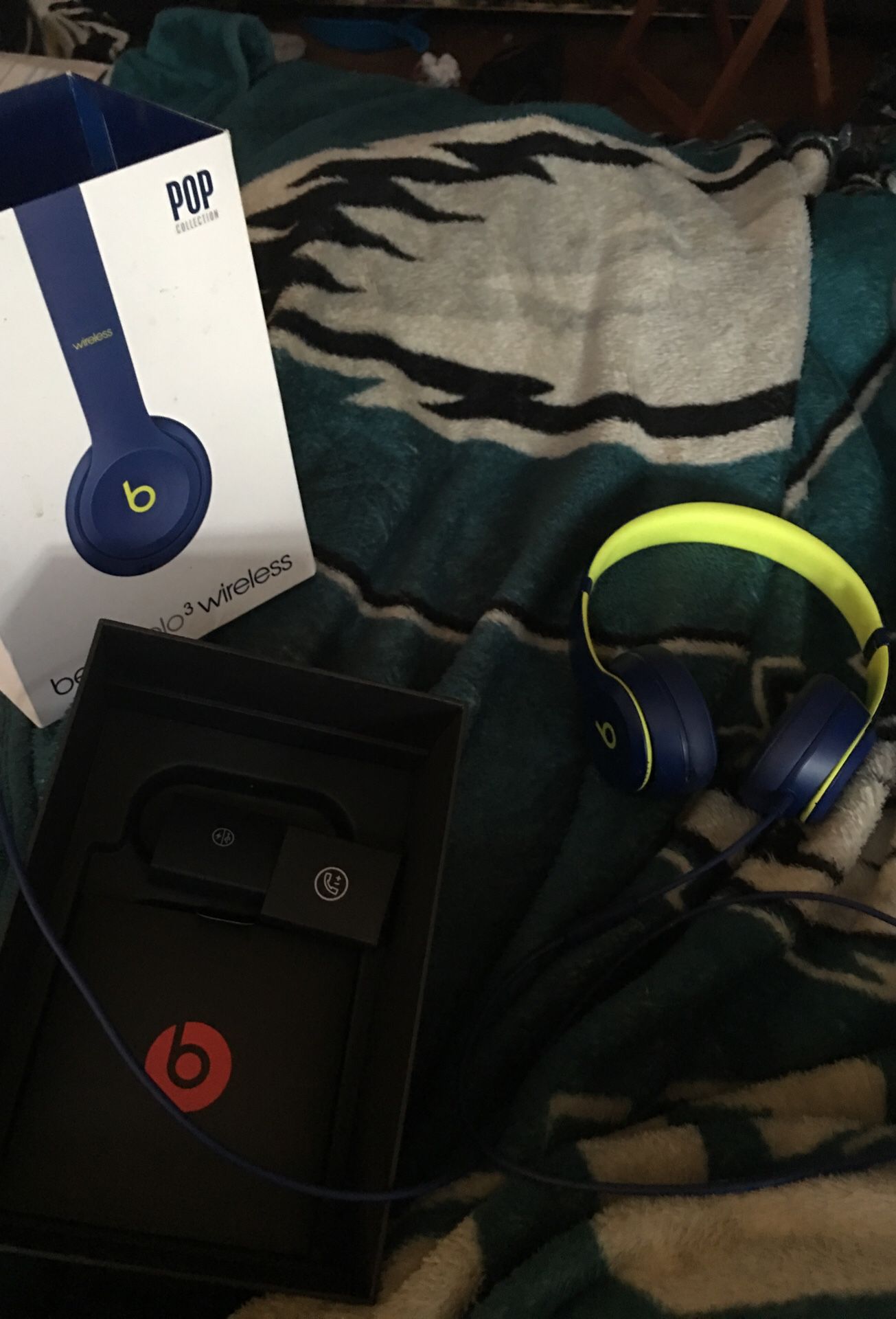 Beats Solo 3 wireless up To 40hrs Battery Life