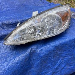 2002-2004 Left Toyota Camry Headlight