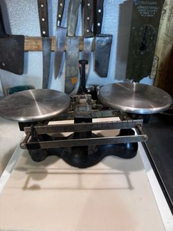 Vintage Detrcto Double Pan Balance Scale