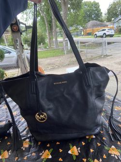 Micheal Kors purse