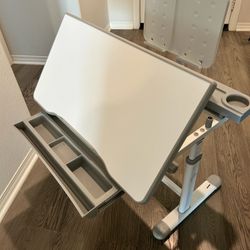 Kid 2 Youth Ergonomic Desk
