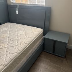 Modern Queen Bed Frame – High Gloss Blue Finish + Nightstand