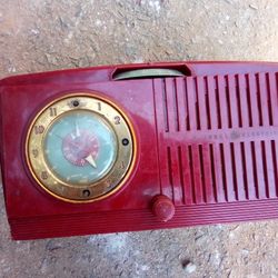 Vintage General Electric Tube Radio