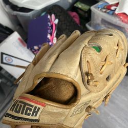 Hutch Softball / Baseball glove Hutch 9/ 1/2