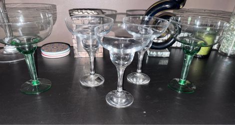 Lot of 5 MARGARITA GLASSES 3 are BRAND NEW CIRCLEWARE & 2 are LARGER & GREEN COLOR