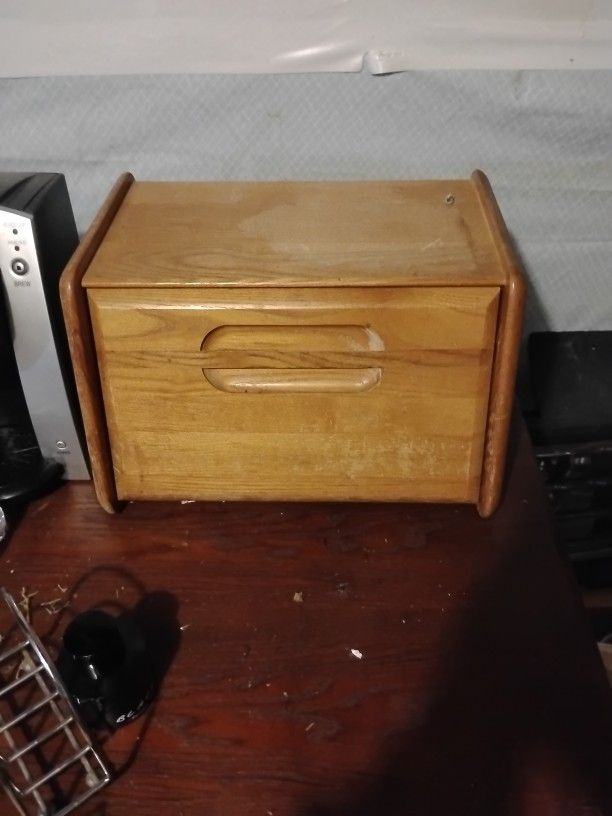 Bread box 