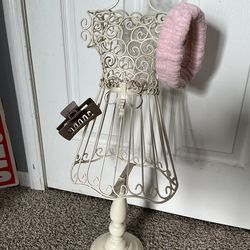 Bows and accessories holder