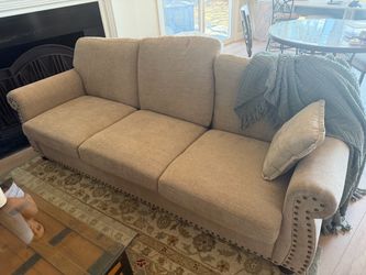 Traditional Beige 3-Seat Sofa with Nailhead Trim
