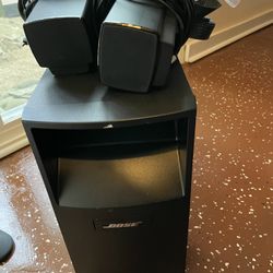 Bose Home Entertainment System With Stands 