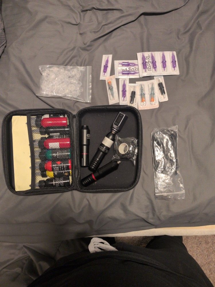3 Tattoo Wireless Guns With Kit.