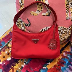 Prada Re Edition 2000 Nylon Bag Excellent Condition Like New! Hardly Worn!