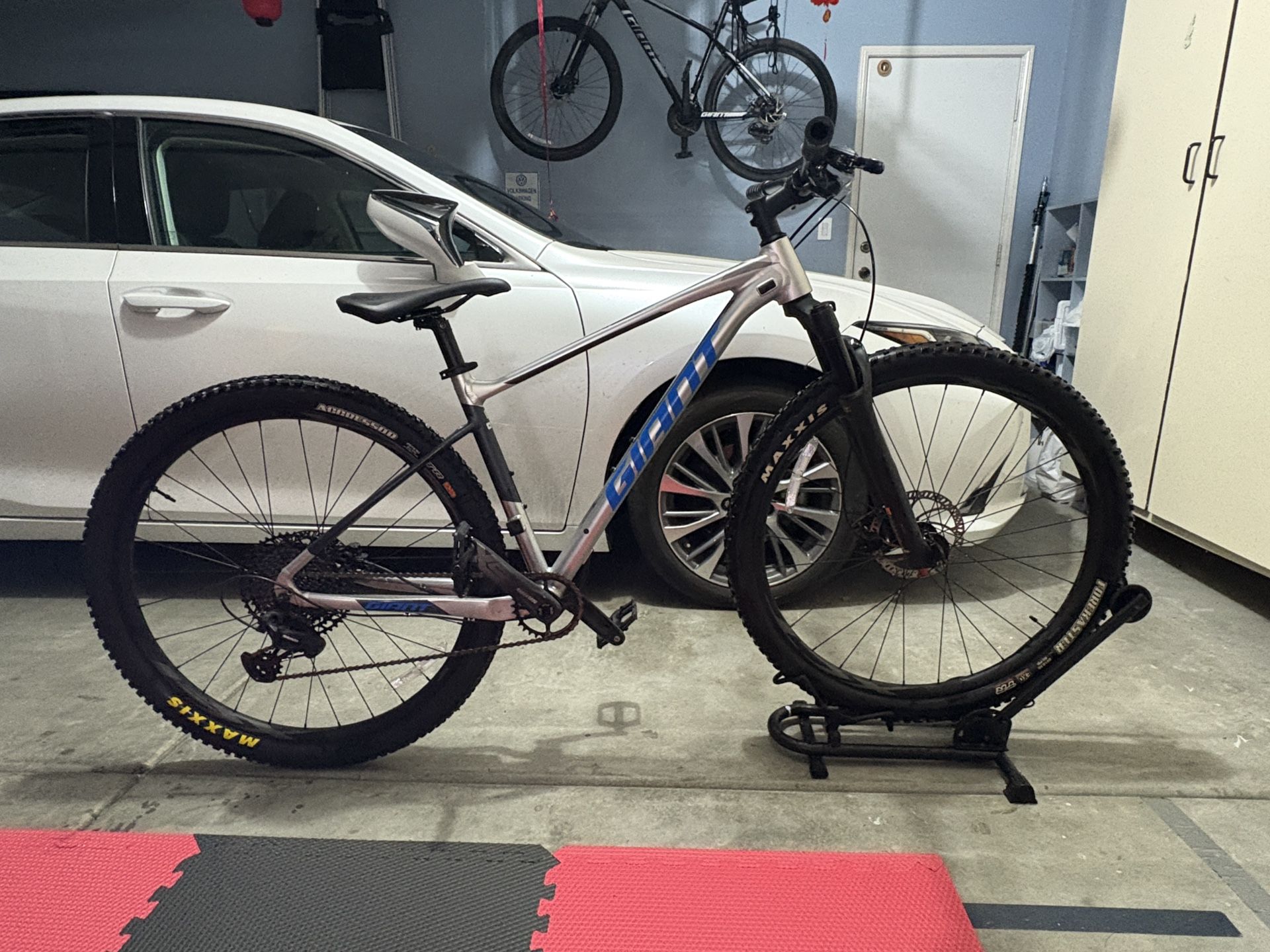 Giant Fathom 2 Mountain Bike