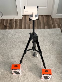 Projector W/Speakers & Tripod