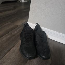 Nike Air Max 270 Triple Black – Size 12.5 (Men