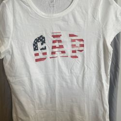 Gap L White Shirt with USA Flag Graphic