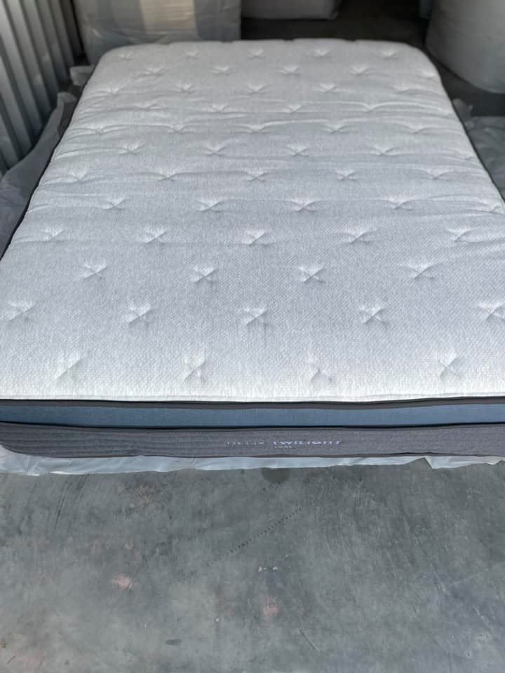 Helix Luxe Twilight King Cover: Original Cover Top Layer: ErgoAlign Layer Like New