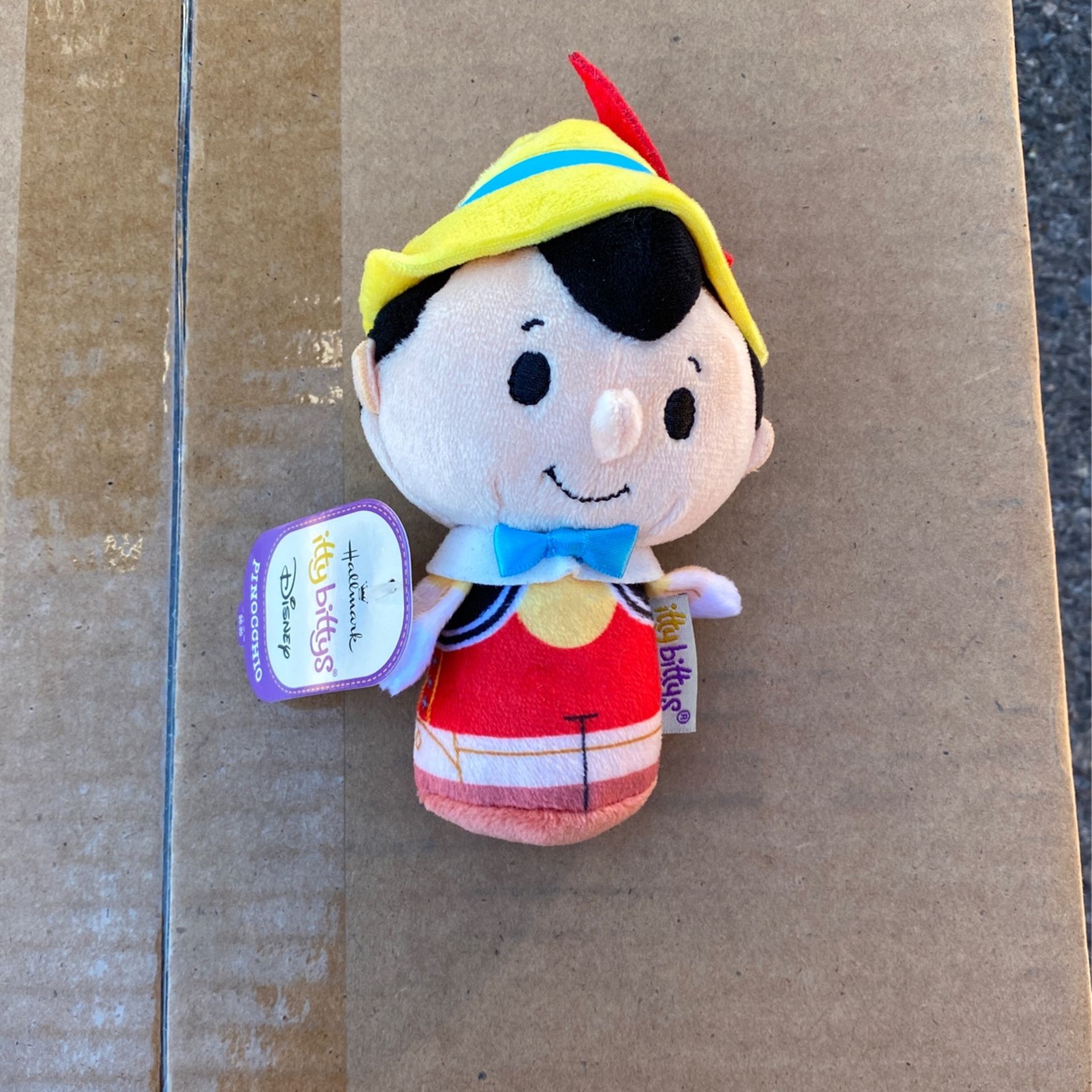 DISNEY Hallmark itty bittys Pinocchio