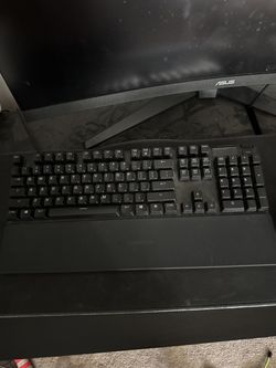 Selling my keyboard,mouse,mousepad and controller