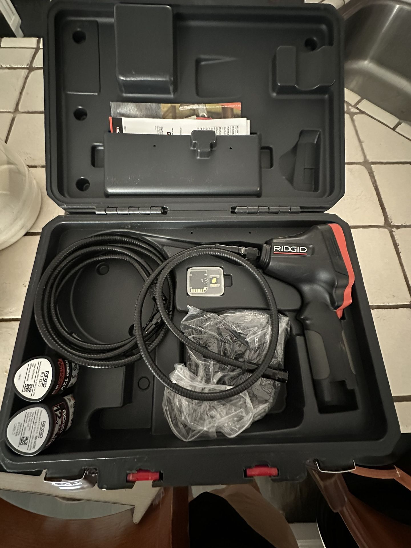 • micro CA-350 Inspection Camera with 17mm Imager (55898), Rechargeable 12V Li-Ion Battery, Battery Charger with Cord, USB Cable, 3 ft. (90 cm), Set o