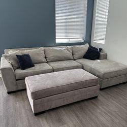 Living Spaces Delano Sectional With Ottoman