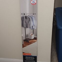 GARMENT ROLLING RACK BLACK AND SILVER LIKE NEW 