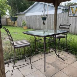 Outdoor Patio Set Table And Chairs.