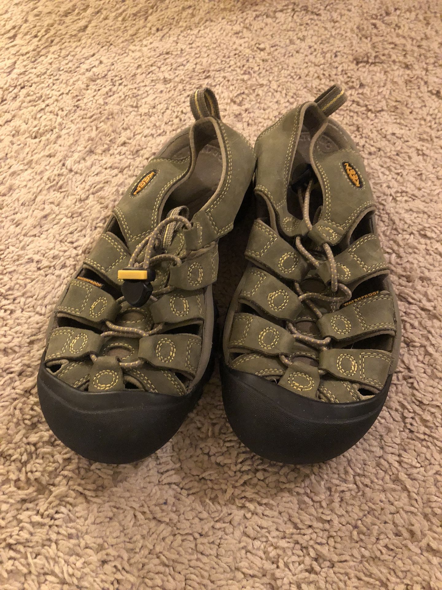 Keen Size 7 Green Sandals Women
