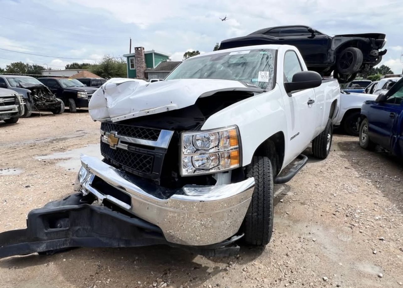 2014 Chevy Silverado 2500HD 6.0L / 6L90 FOR PARTS ONLY